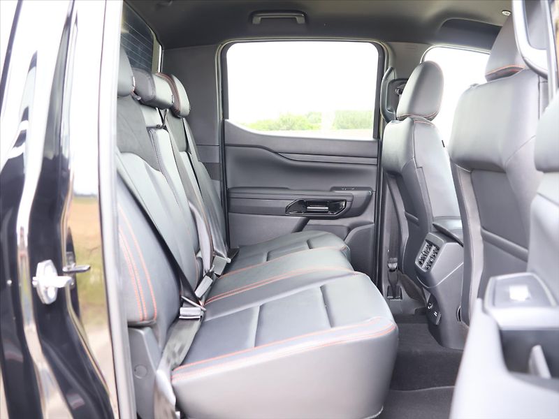 Ford Ranger 3,0 TDi V6 Double Cab WILDTRAK - fotka 13 z 34