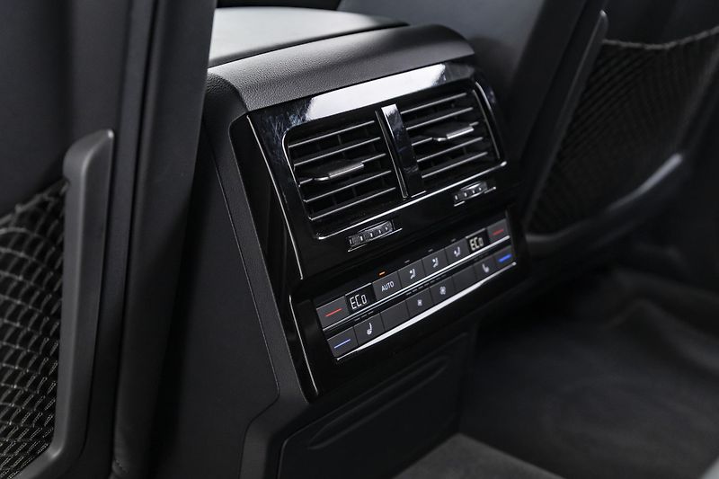 Volkswagen Touareg - fotka 28 z 40