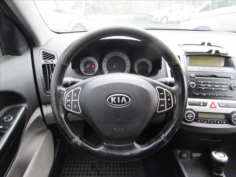Kia Ceed 1,4 LPG Combi 80KW - fotka 12 z 28