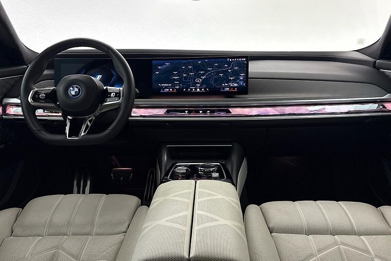 BMW i7 xDrive60 - fotka 16 z 29
