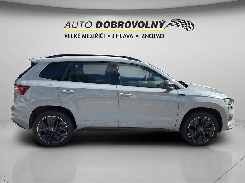 Škoda Karoq Sportline 1,5TSI 110kW DSG/P48 - fotka 9 z 24