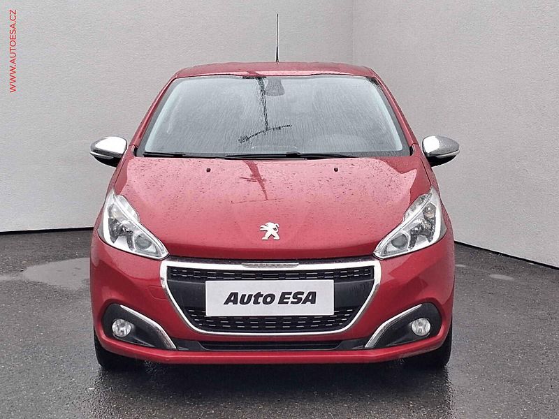 Peugeot 208 (2016) 1.2PT, ČR, AC, park.asist - fotka 2 z 12