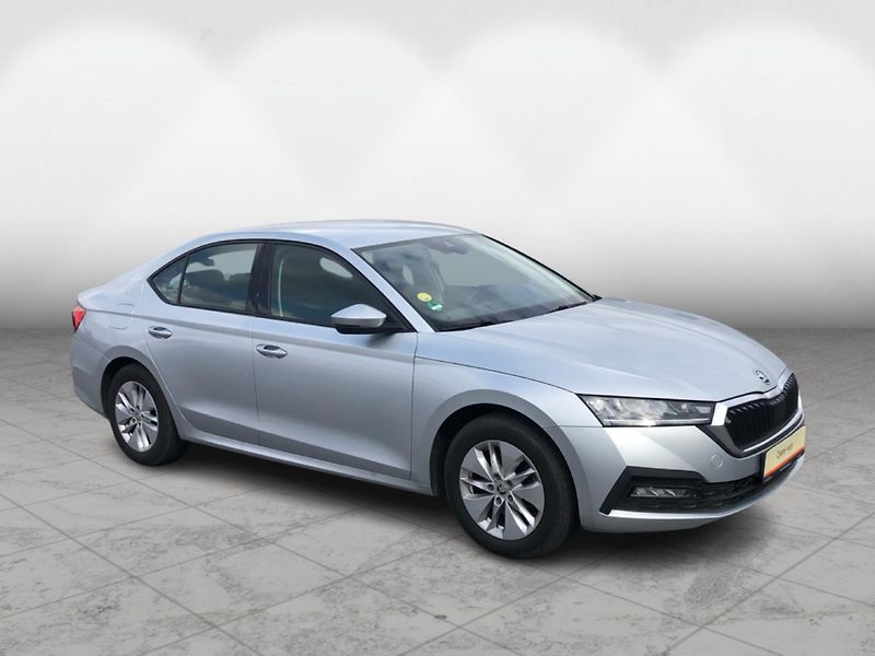 Škoda Octavia 2.0 TDi AMBITION - fotka 6 z 28