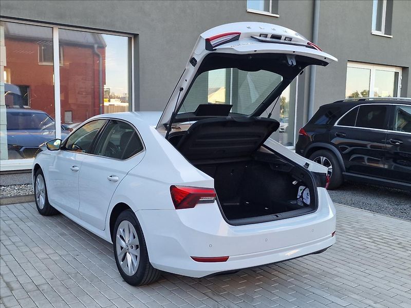 Škoda Octavia 2.0TDI Style, původ ČR,1.Maj. - fotka 41 z 50