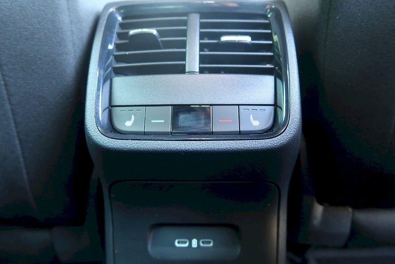 Škoda Octavia (2023) RS 2.0 TDI 147 kW DSG - fotka 27 z 27