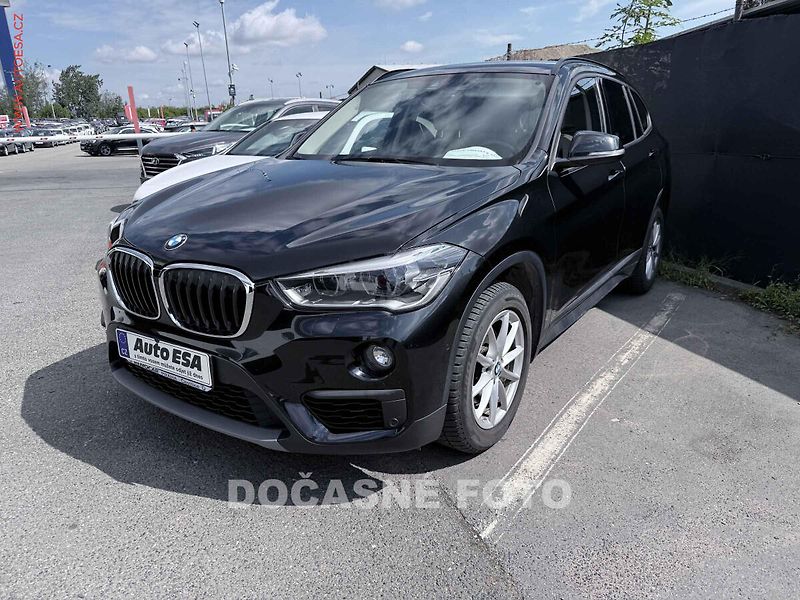 BMW X1 (2019) 1.5i, ČR, AT, navi, LED - fotka 1 z 3