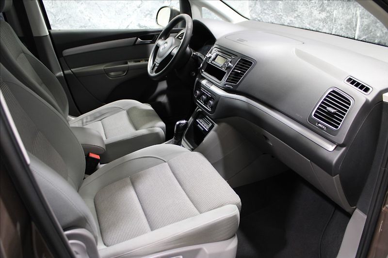 Volkswagen Sharan 2,0 TDI - fotka 11 z 29