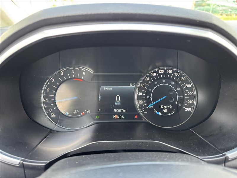 Ford S-MAX 2,0 TDCi 110 kW Titanium - fotka 27 z 45