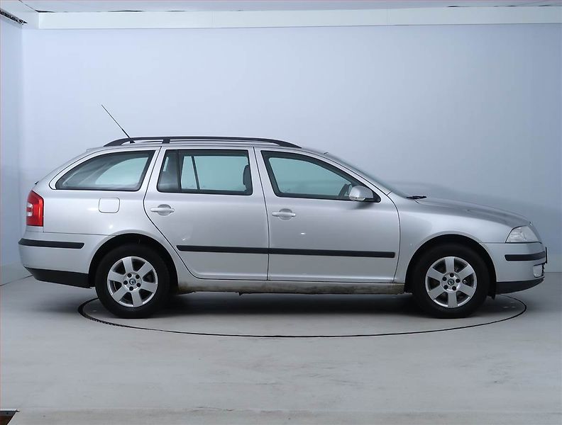 Škoda Octavia (2005) 1.9 TDI, Serv.kniha, po STK - fotka 6 z 14