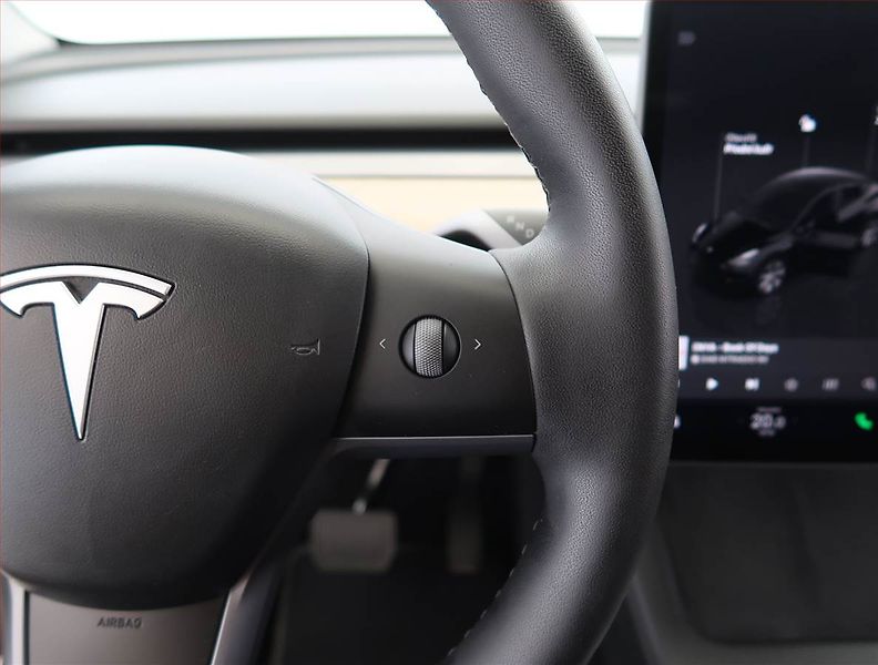 Tesla Model Y (2023) Long Range AWD 79kWh, SoH 95% - fotka 29 z 33