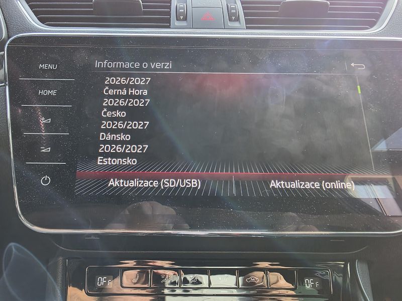 Škoda Superb (2018) SportLine 2.0 TDI 140kW 4x4 - fotka 22 z 32