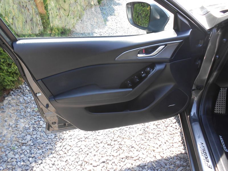 Mazda 3 2.0,FULL LED,KAMERA,head-up - fotka 28 z 49