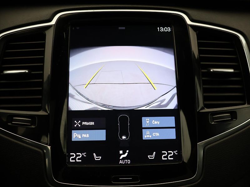 Volvo XC90 2,0 173 kW AWD Momentum DPH 7m - fotka 28 z 39