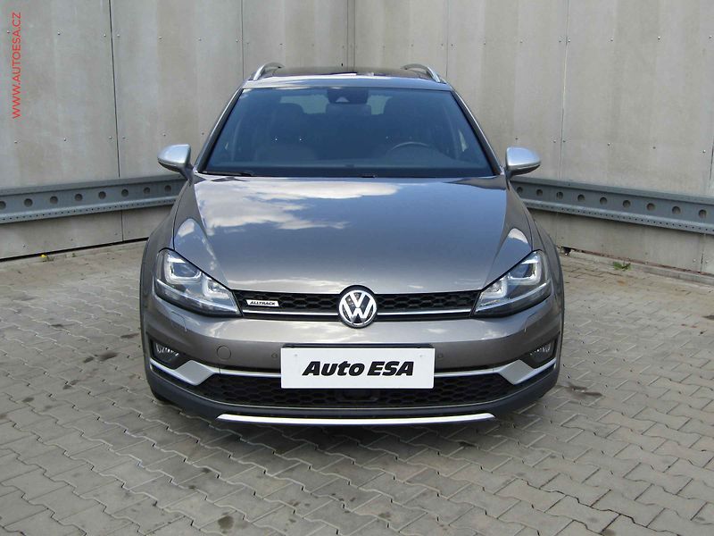 Volkswagen Golf (2015) 2.0 TDi 4x4, Alltrack, DSG - fotka 2 z 17