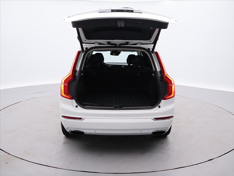 Volvo XC90 2,0 D 165 kW Inscription CZ - fotka 9 z 27