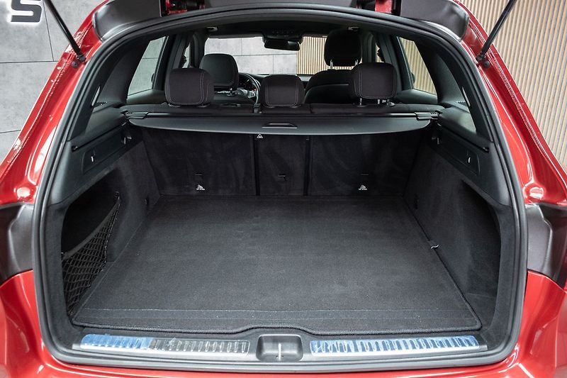 Mercedes-Benz GLC 250d 4MATIC*ACC*TAŽNÉ*DPH - fotka 40 z 44