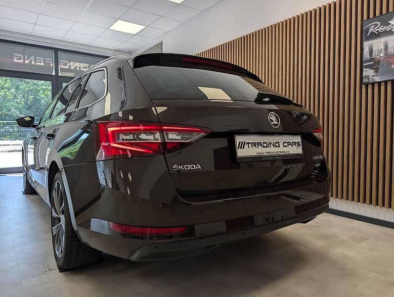 Škoda Superb 2.0 TDI Laurin&Klement 4X4 - fotka 8 z 34