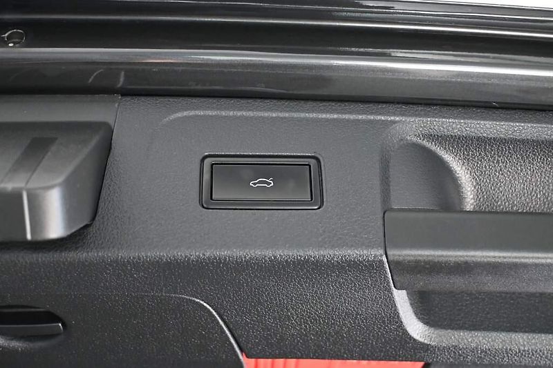 Volkswagen Passat (2018) 2.0 LED ACC TDI - fotka 24 z 32