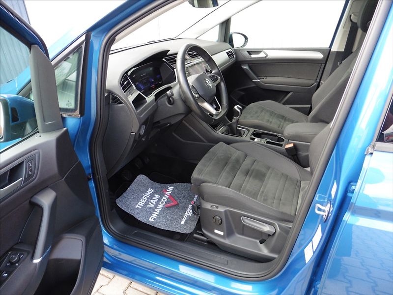 Volkswagen Touran 1,5 TSi Comfortline - fotka 8 z 18
