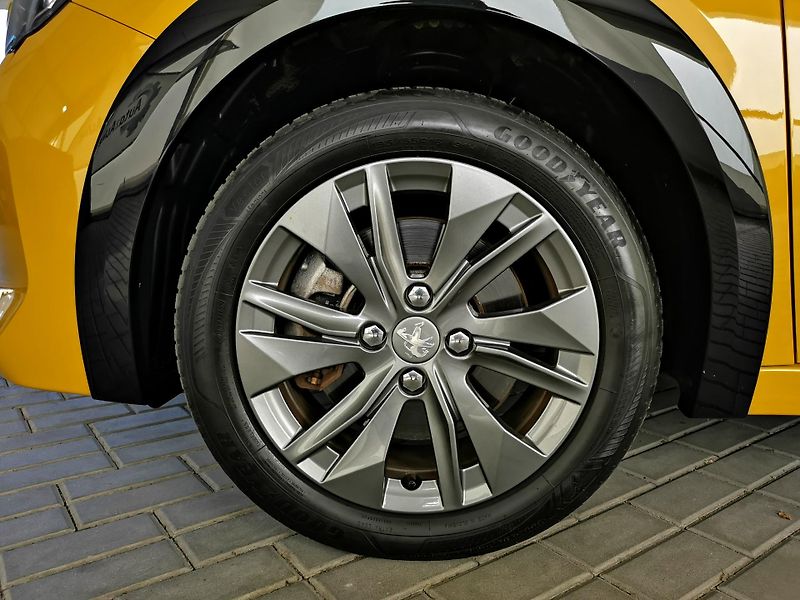 Peugeot 208 (2023) e LED APPCAR TOVARNÍ ZÁRUKA  - fotka 23 z 26
