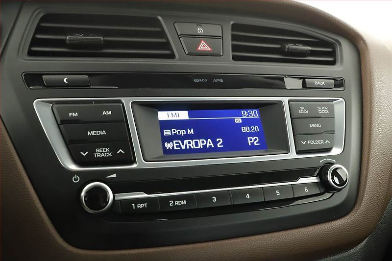 Ford Tourneo Custom (2025) 2.0 EcoBlue AWD - fotka 9 z 18