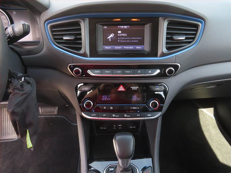 Hyundai Ioniq (2017) Hybrid, Automat, Serv.kniha - fotka 12 z 21