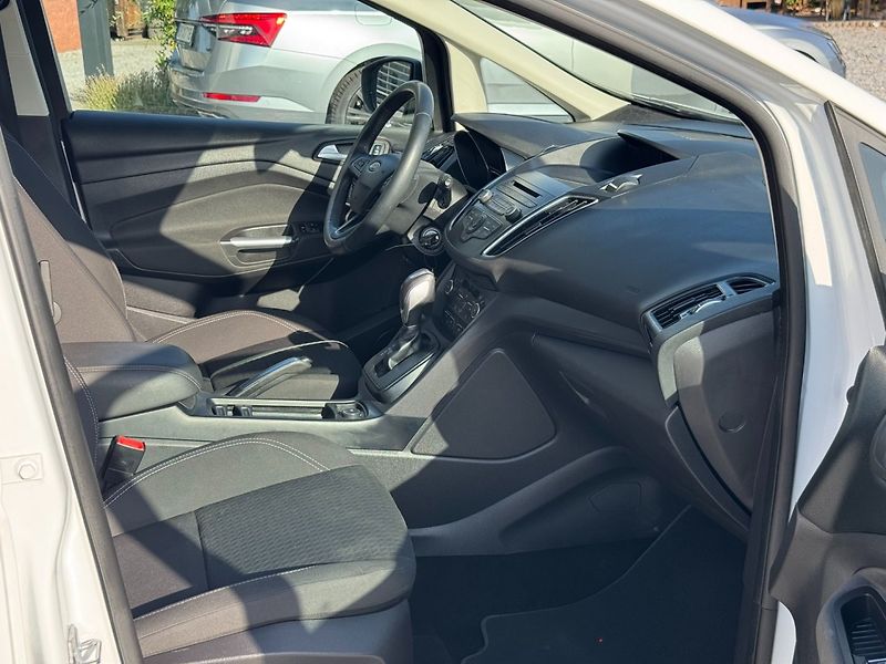 Ford C-MAX (2017) 1,5 Eco Boost 110 Kw Automat - fotka 28 z 35