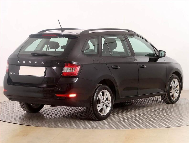 Škoda Fabia (2022) Ambition 1.0 TSI - fotka 5 z 13