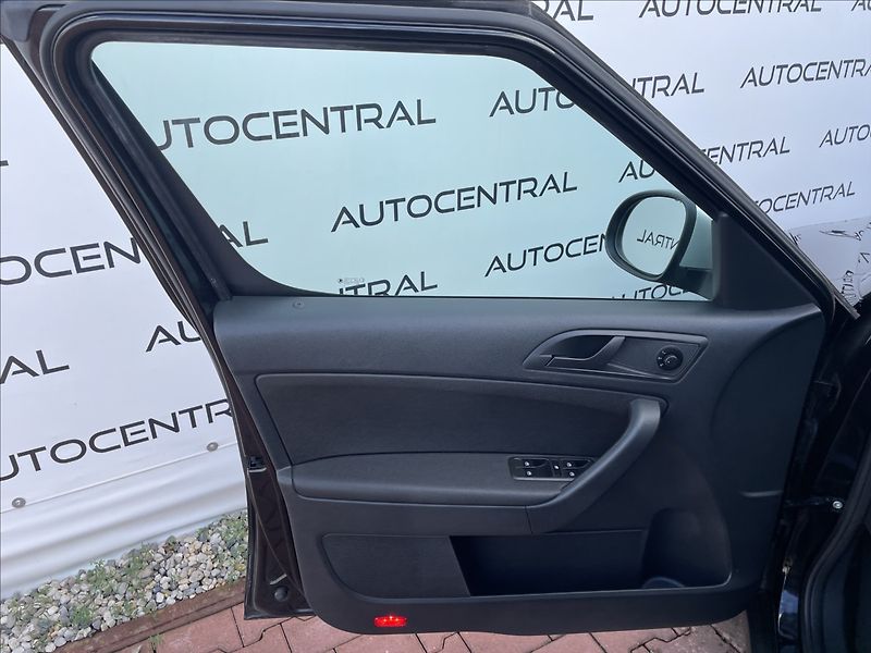 Škoda Yeti 1,2 TSi,77kW,Po servisu,STK 10 - fotka 18 z 21