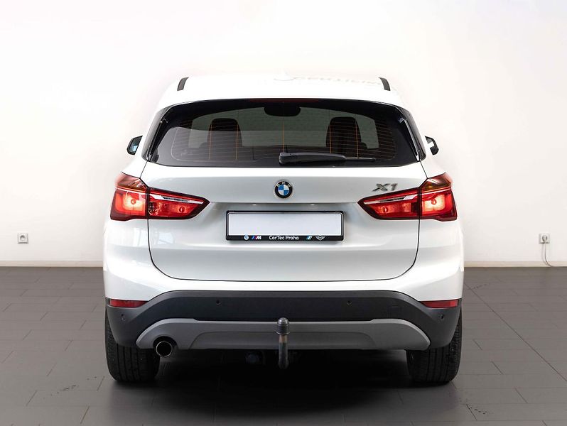 BMW X1 sDrive 18i - fotka 4 z 22