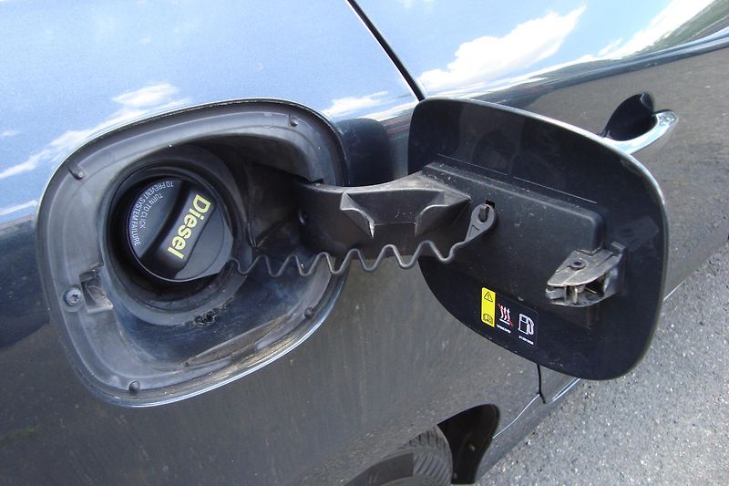 Volvo V60 (2013) PLUG-IN-HYBRID,2.4D6,AWD,158kW - fotka 31 z 78