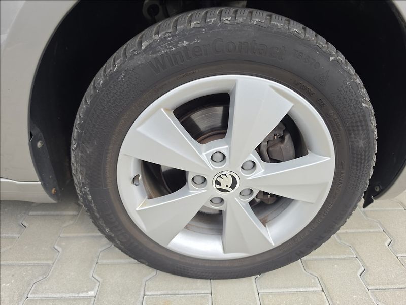 Škoda Octavia III 2,0TDi 110KW 4X4 Elegance - fotka 43 z 50