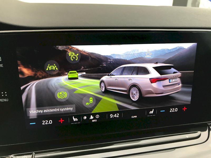 Škoda Octavia (2022) COM STY PLUS TS 4X4 140/2.0 A7 - fotka 21 z 26