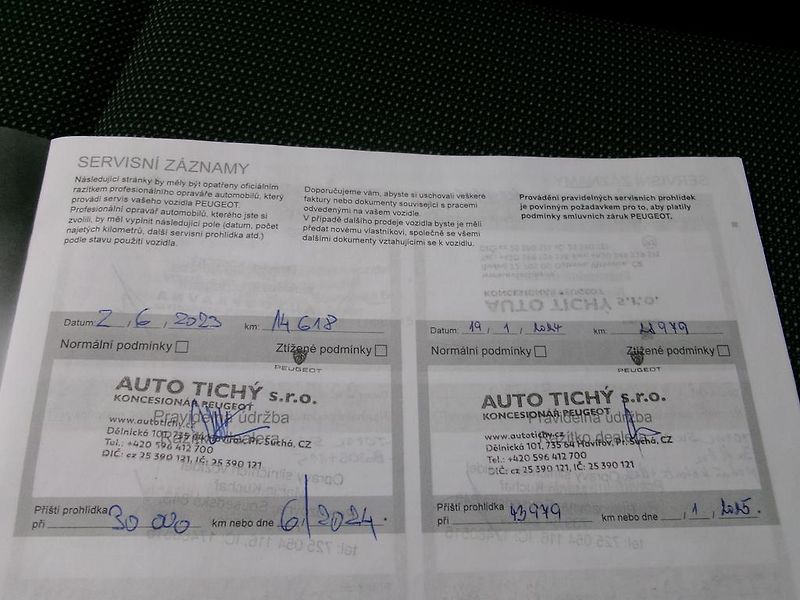 Peugeot Rifter (2022) 1.2i KOUPENO ČR,1.MAJITEL - fotka 14 z 16