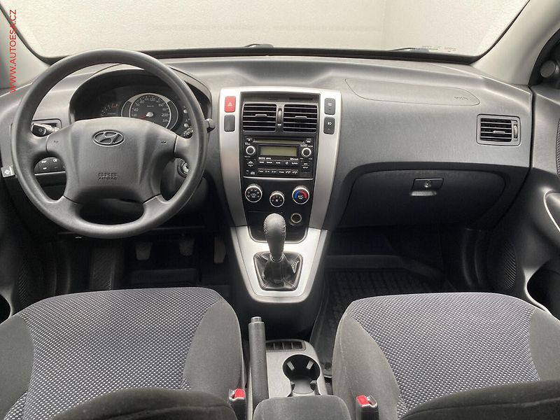 Hyundai Tucson (2008) 2.0i, AC, el. výbava - fotka 8 z 15
