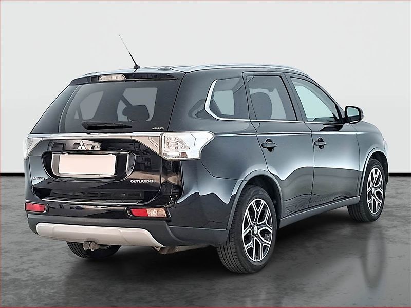 Mitsubishi Outlander (2014) 2.2 DI-D, 4X4, Automat - fotka 5 z 23