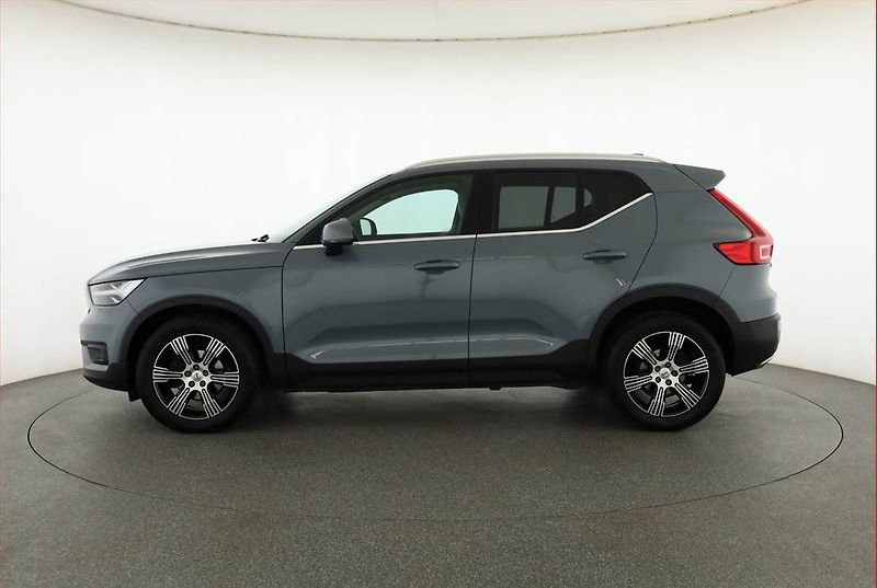 Volvo XC40 (2019) Inscription D3, Automat, Kůže - fotka 3 z 21