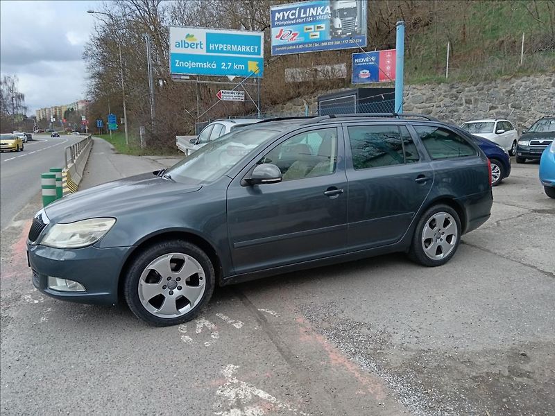Škoda Octavia 2,0 TDi CR  Elegance - fotka 5 z 22