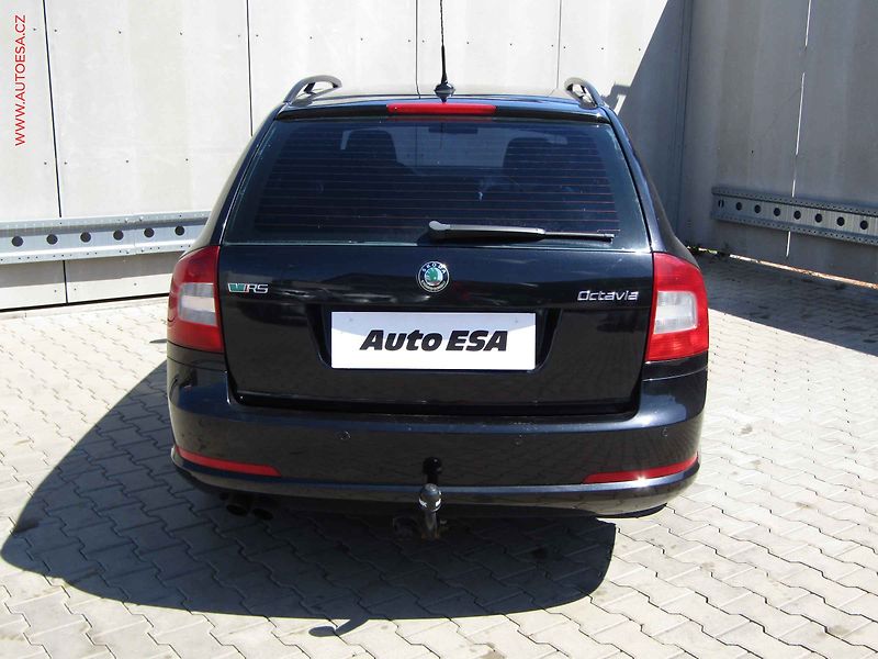 Škoda Octavia (2010) 2.0 TDi, RS, navi - fotka 5 z 18
