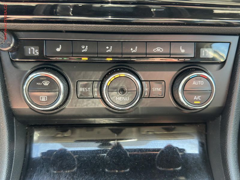 Škoda Superb (2016) 2.0 TDi, ČR, DSG, bixen - fotka 16 z 19