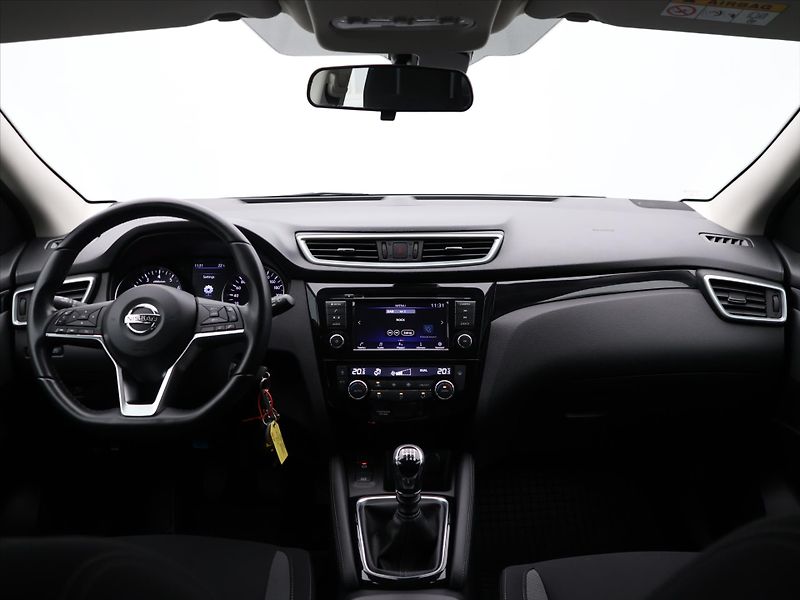 Nissan Qashqai 1,3 DiG-T Acenta CZ 1.Maj - fotka 29 z 37