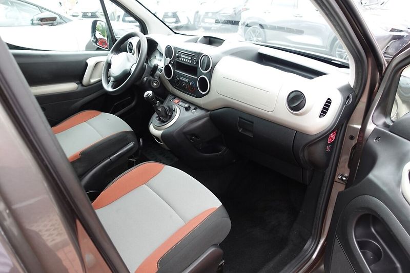 Peugeot Partner 1,6i 72kW M/T 5míst - fotka 9 z 24