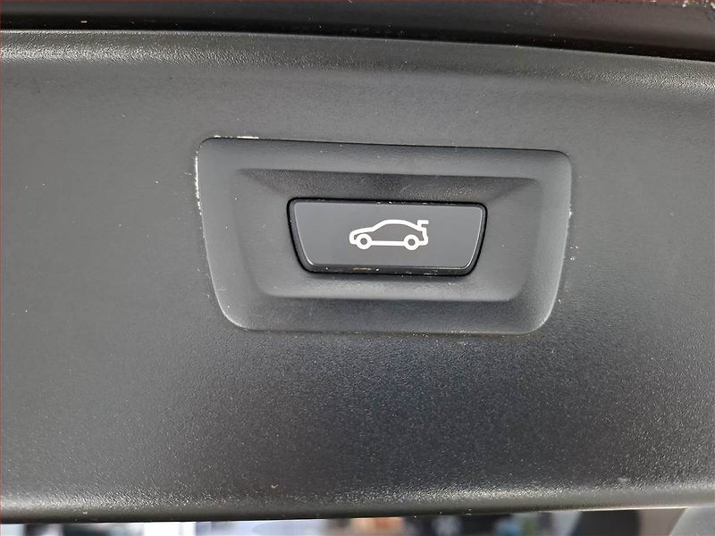BMW Řada 5 (2014) 520d xDrive, 4X4, Automat - fotka 20 z 21