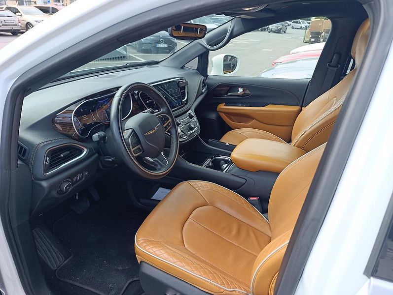 Chrysler Pacifica (2021) PINNACLE AWD 3,6 V6 - fotka 8 z 22