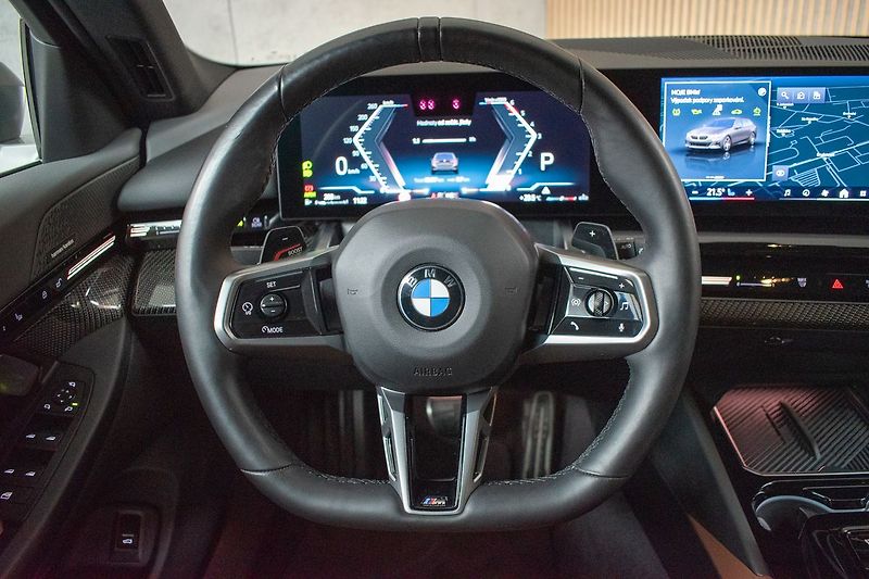 BMW Řada 5 540d xDrive ///M*HK*ČR*ZÁRUKA - fotka 21 z 55