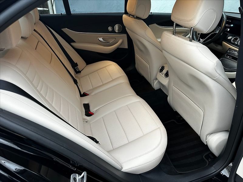 Mercedes-Benz Třídy E 2,0 220D 143kW - fotka 14 z 44