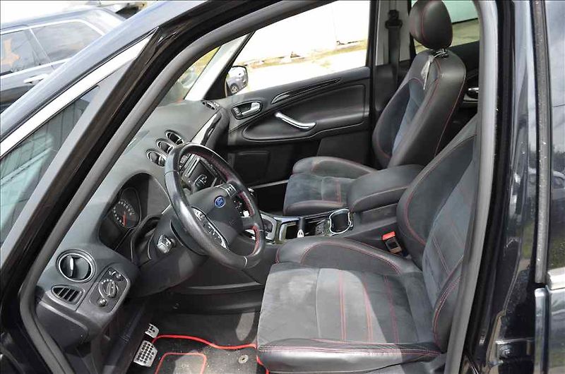 Ford S-MAX (2014) 2,0 TDCI AT - fotka 16 z 21