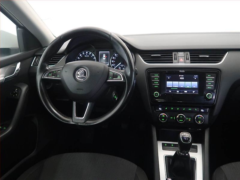 Škoda Octavia (2013) Elegance 1.6 TDI, Navi - fotka 7 z 15