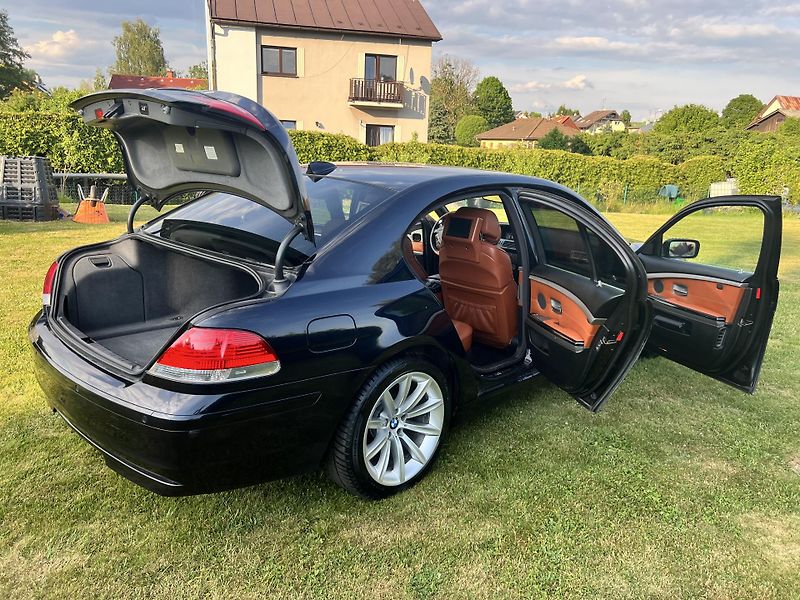 BMW Řada 7 3.0 170KW,MAX VÝBAVA,T.Z - fotka 30 z 46