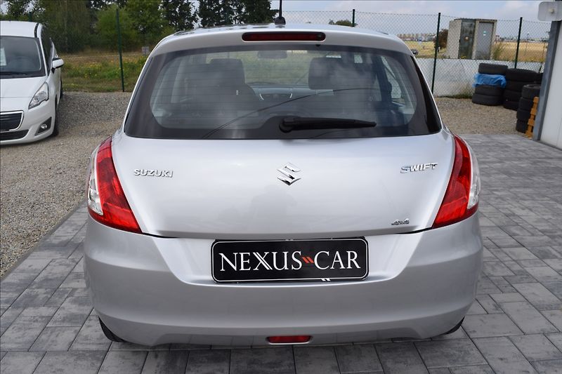 Suzuki Swift 1,2 i 69KW 4X4 ALU KLIMA - fotka 6 z 46
